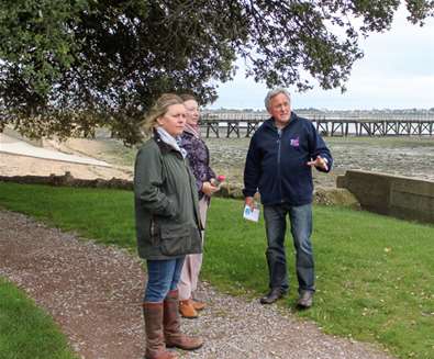 TTDA - Suffolk Coast Greeters - Greeter with Tourists TTDA - Suffolk Coast Greeters - Greeter with Tourists
