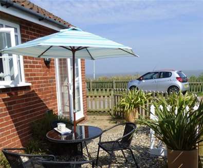 WTS - Beach Cottage - Garden view WTS - Beach Cottage - Garden view