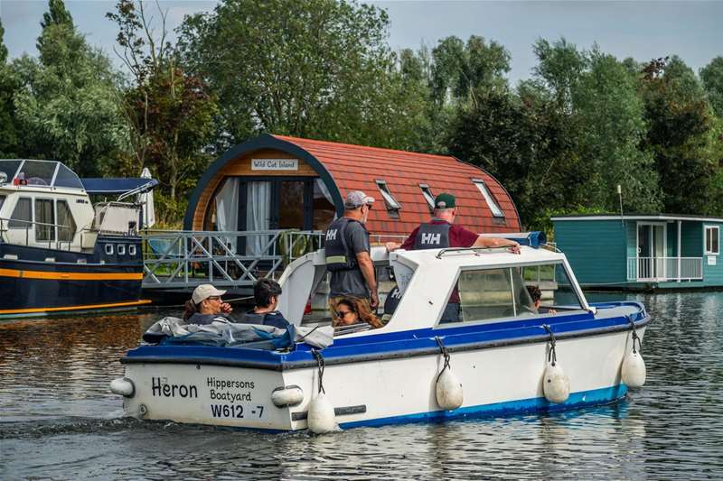 Day boat hire at Hippersons
