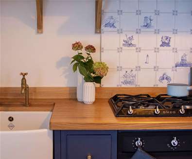 Curious Retreats - Owl Cottage - Kitchen