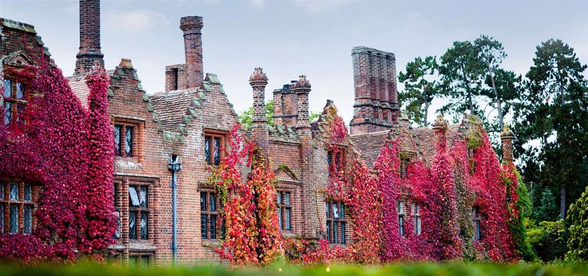 Seckord Hall Hotel - Exterior covered in red leaves
