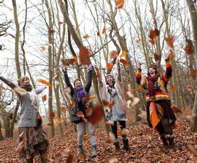 Family throwing leaves - Emily Fae Photography Family throwing leaves - Emily Fae Photography