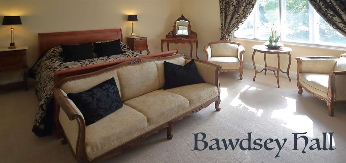 WTS - Bawdsey Hall - bed with sofa