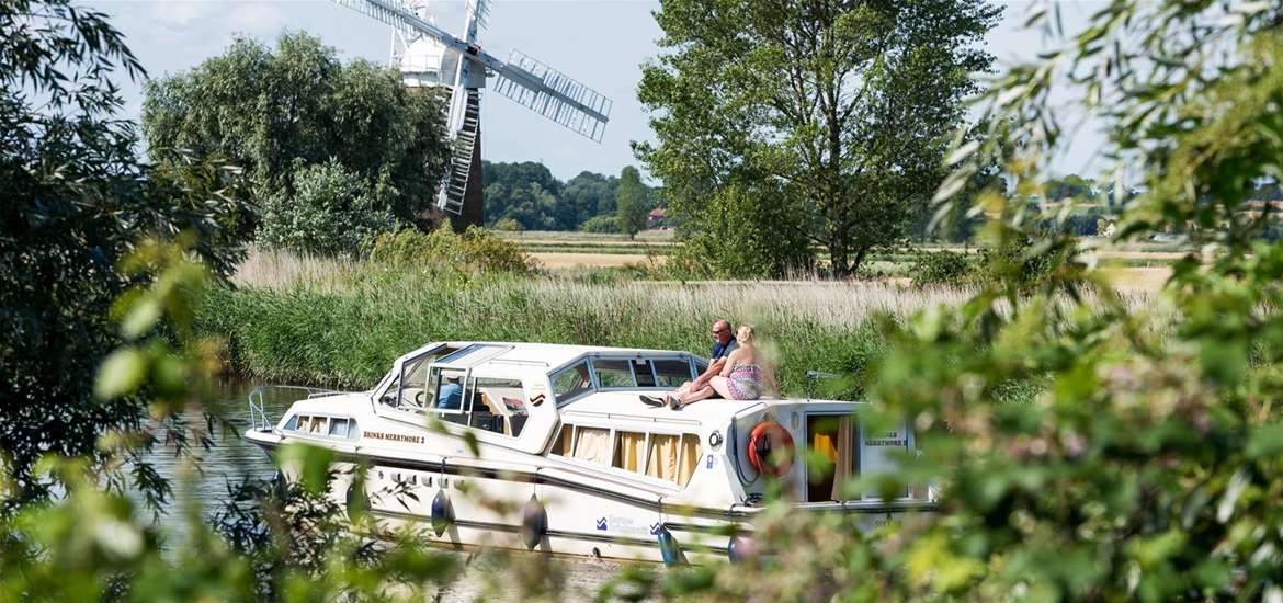 TTDA - Boat on broads - (c) Visit the Broads