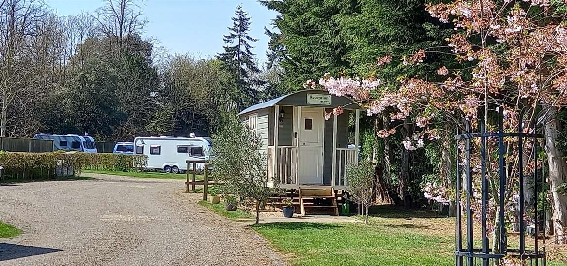 WTS - Sycamore Park - Shepherds hut with campsite