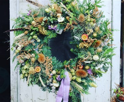 Christmas Foodie Gifts and Wrea..