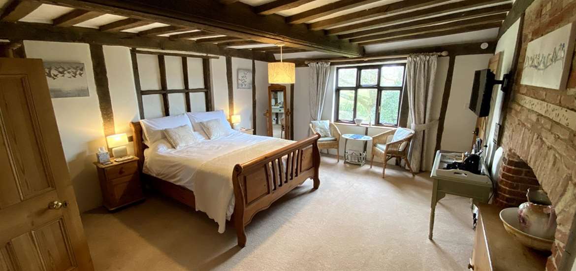 Vicarage Farmhouse - Beamed Bedroom