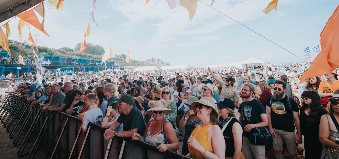 TTDA - First Light Festival - Crowd on beach