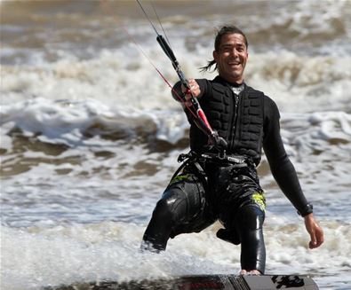 Kitesurfing 2 Kitesurfing 2