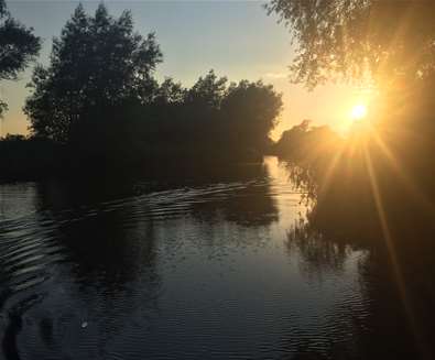 TTDA - Hippersons Boatyard - Sunset on river