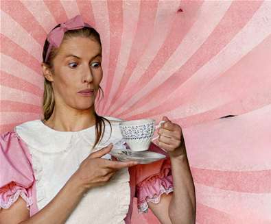 Red Rose Chain - Alice in Wonderland