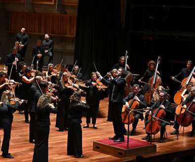 Aurora Orchestra and Chloë Hans..