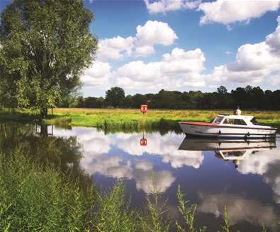 TTDA - Broads National Park - Day cruiser (c) Visit the Broads