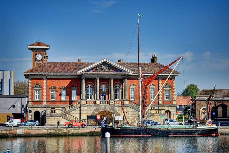 Towns & Villages - Ipswich - Old Customs House