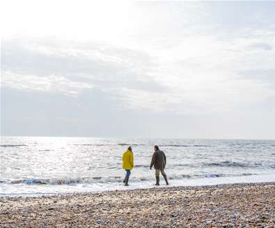 TTDA - Walberswick - Couple walking