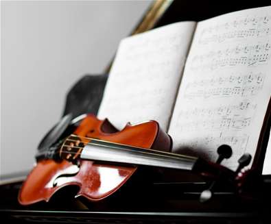 Coco Tomita, violin, & Simon Ca..
