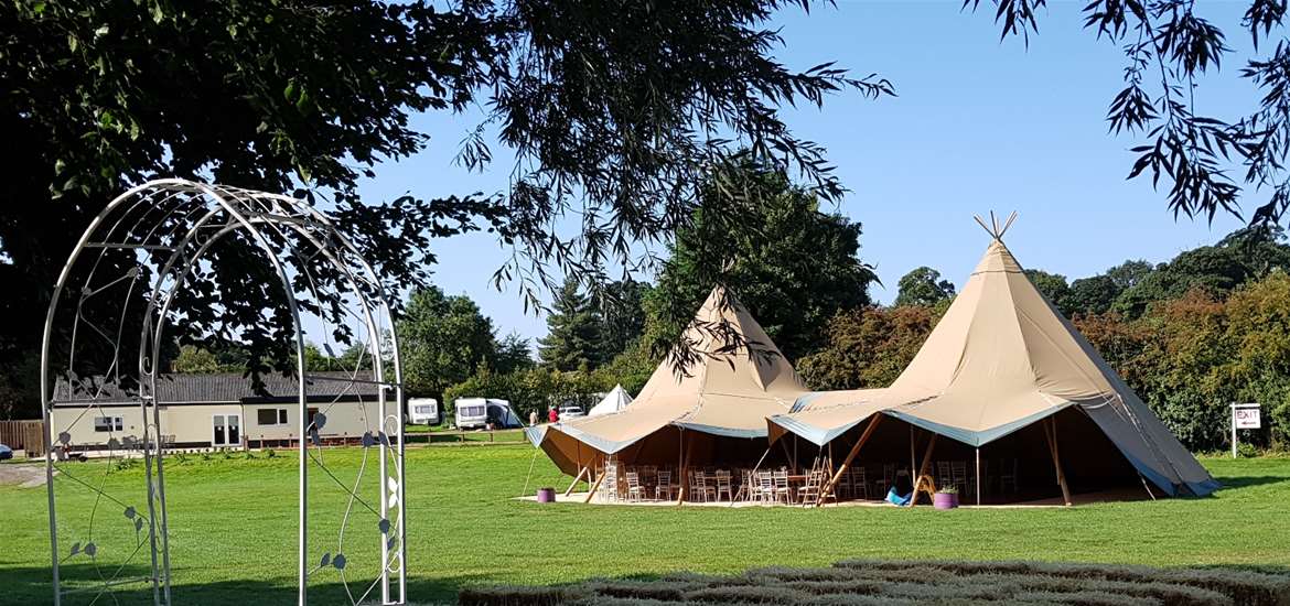 dans meadow - tipi being set up