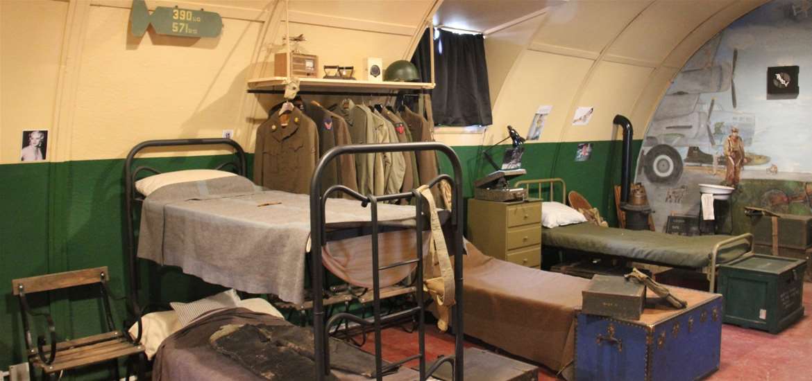 Main_Barrack Room 571st Squadron.JPG