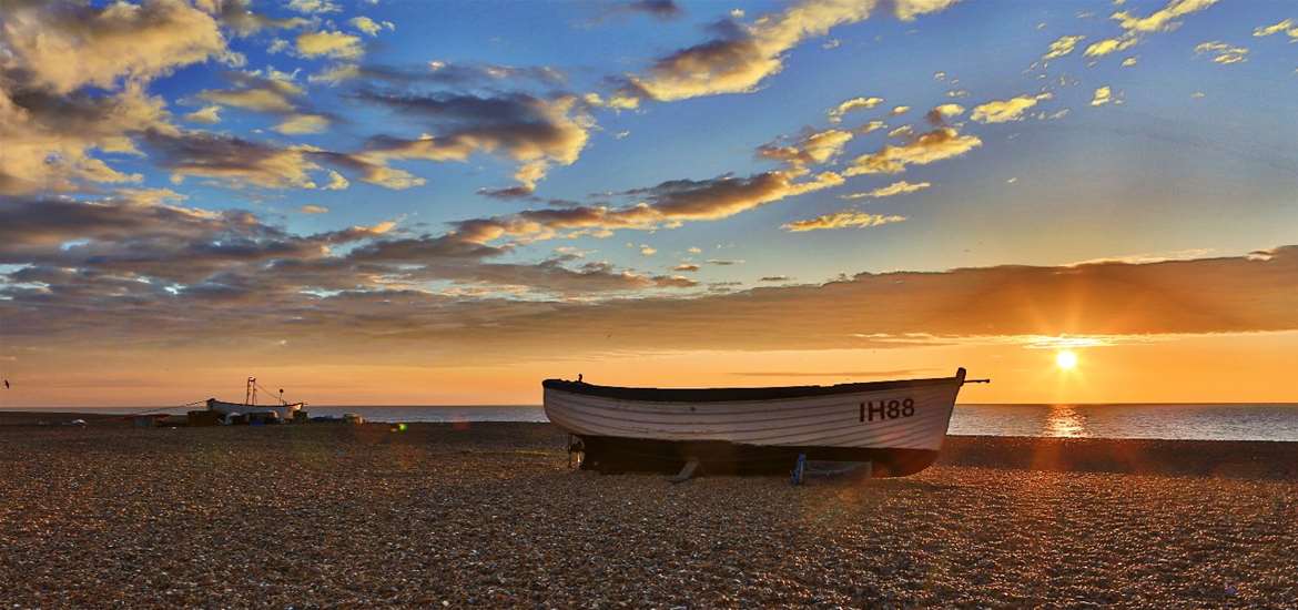 WTS - Aldeburgh Coastal Cottages - sun over the sea