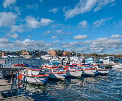 Towns & Villages - Oulton Broad - boats