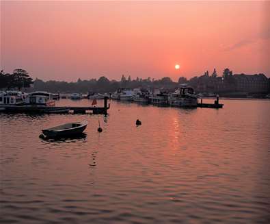 Towns & Villlages - Oulton Broad sunset - (c) Richard Surman Towns & Villlages - Oulton Broad sunset - (c) Richard Surman