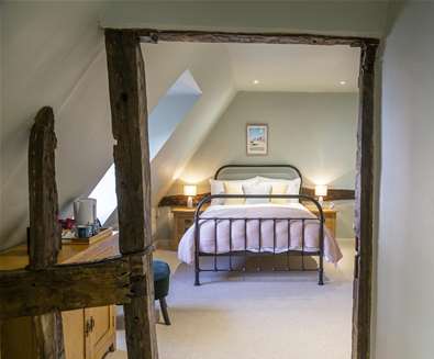 The Cross Keys Aldeburgh Bedroom with Beams The Cross Keys Aldeburgh Bedroom with Beams