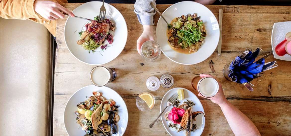 FD - The Bell Walberswick - food plates