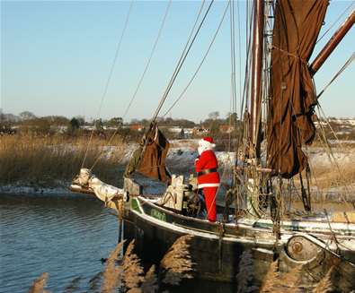 Snape-Maltings-Father-Christmas-Arrives-3 Snape-Maltings-Father-Christmas-Arrives-3