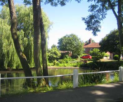 Towns & villages - Somerleyton - pond Towns & villages - Somerleyton - pond