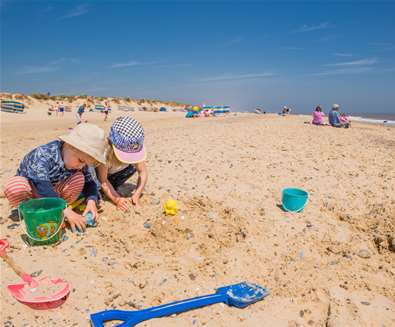 Children on Southwold Denes neach