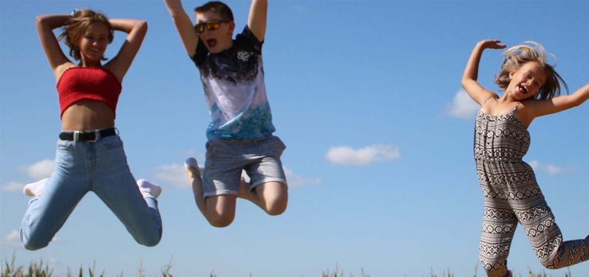 TTDA - Maize Maze - Children on jumping pillow