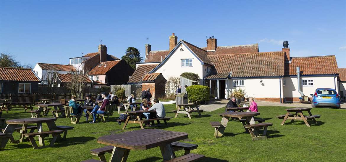 The Bell Inn Walberswick pub garden