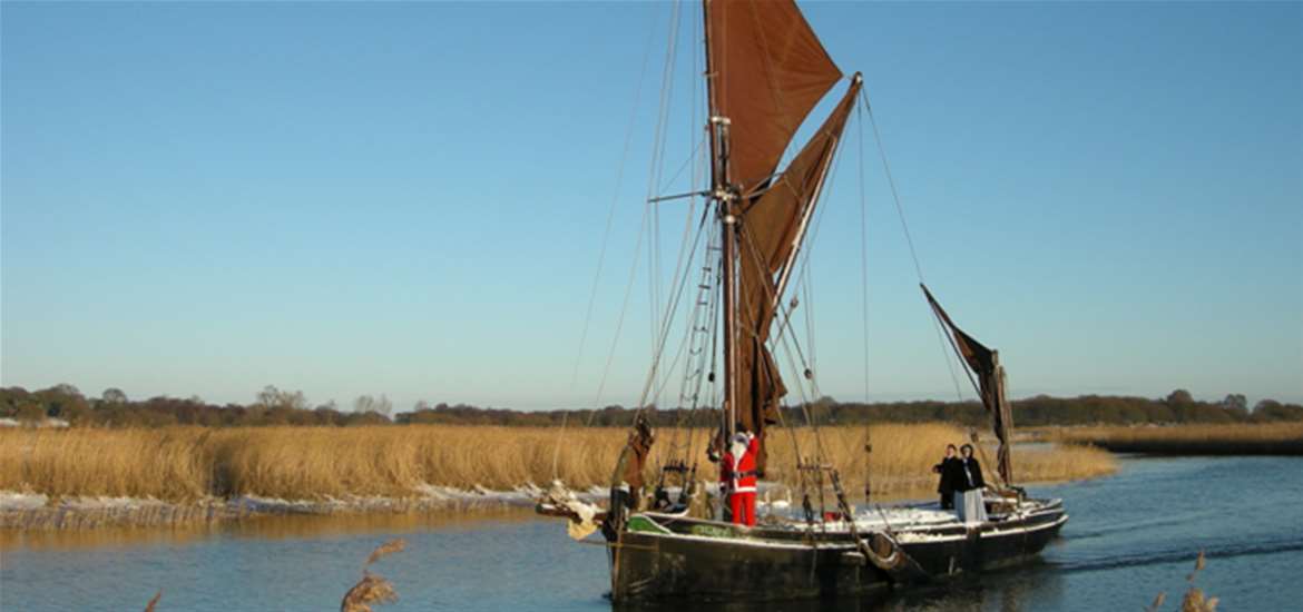 Father Christmas sails into Snape