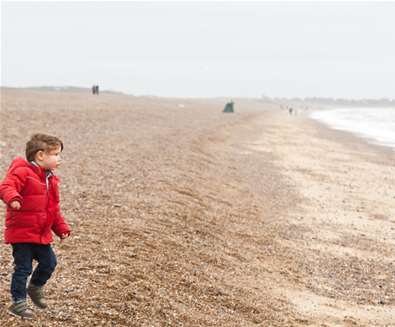 TTDA - Dunwich Beach - child on beach in autumn