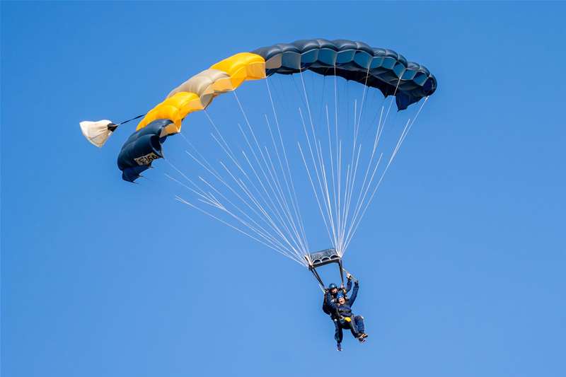 UK Parachuting (c) Mary Ett Photography