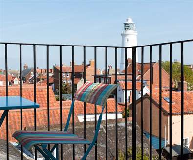 WTS - Durrants Holiday Cottages - view of Southwold lighthouse