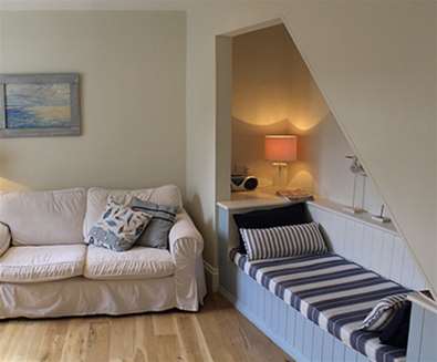 WTS - Suffolk Coastal Cottages - Book Nook WTS - Suffolk Coastal Cottages - Book Nook