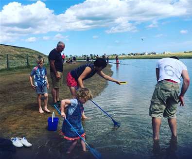 Towns & Villages - walberswick -crabbing Towns & Villages - walberswick -crabbing