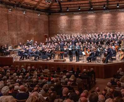 Woodbridge Choral Society prese..
