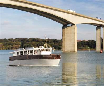 Allen Gardiner River Cruise Restaurant