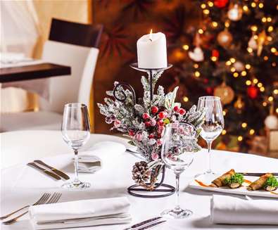 Festive lunches, dinners & afternoon teas at The Bell Hotel
