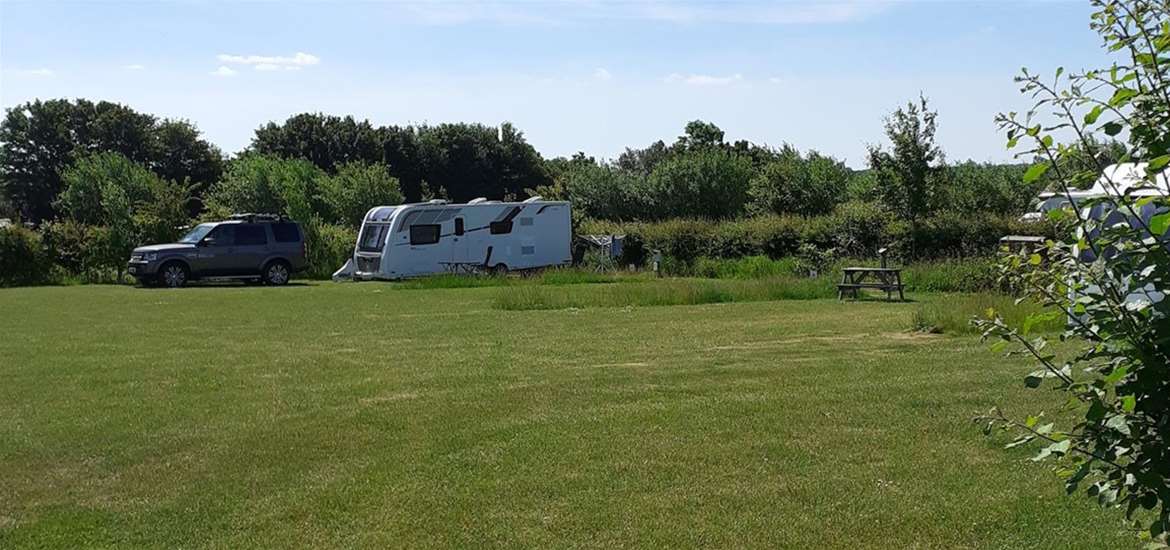 Mill Hill Farm - Spacious grass pitches