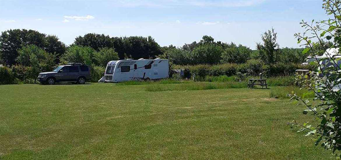 Mill Hill Farm - Spacious grass pitches