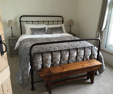 WTS - Snape Maltings Holiday Cottages - Bedroom WTS - Snape Maltings Holiday Cottages - Bedroom