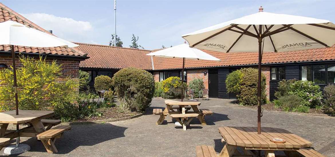 WTS - The Plough Inn Wangford - Garden